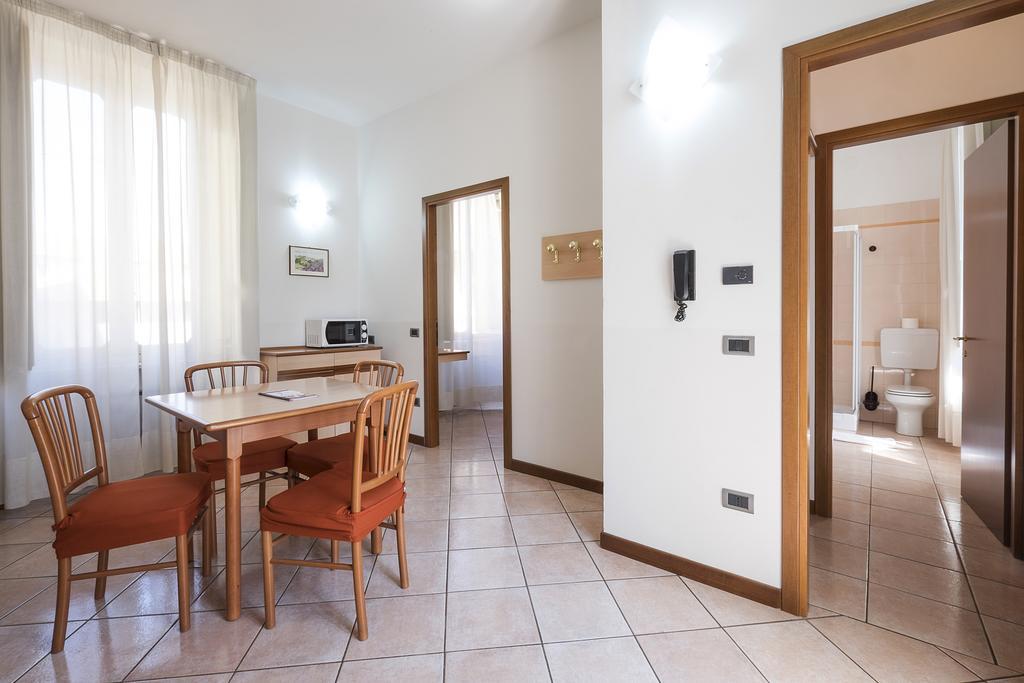 Residence XX Settembre Άλμπα Δωμάτιο φωτογραφία