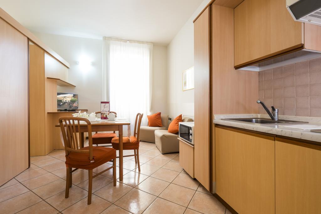 Residence XX Settembre Άλμπα Δωμάτιο φωτογραφία