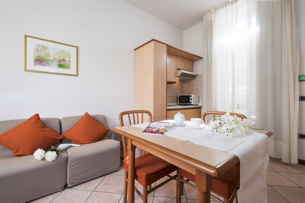 Residence XX Settembre Άλμπα Δωμάτιο φωτογραφία